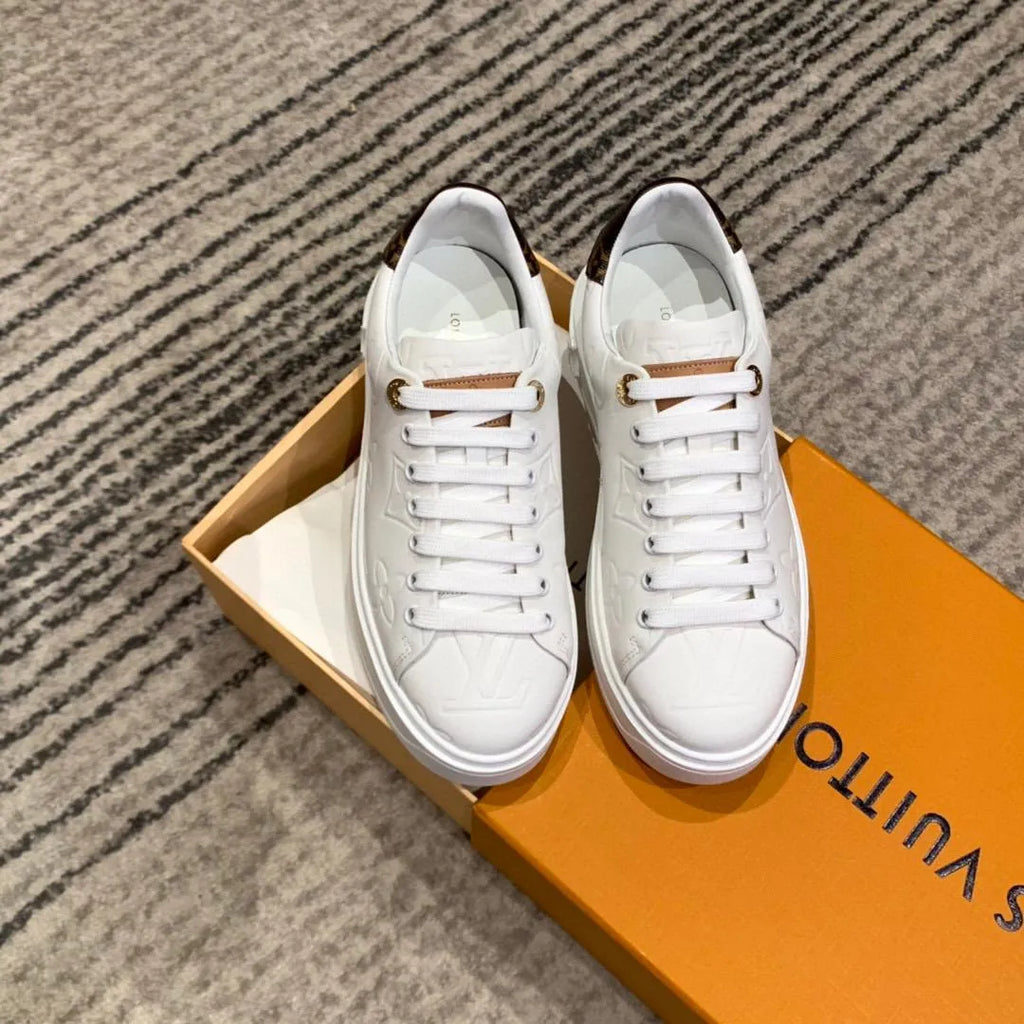 White Sneaker W108514